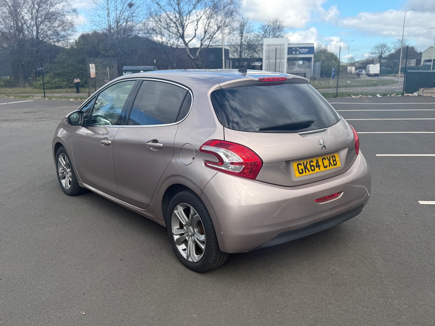 Used Peugeot 208 2014 for sale - 78085029: Photo 3