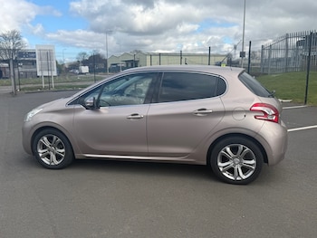 Used Peugeot 208 2014 for sale - 78085029: Photo