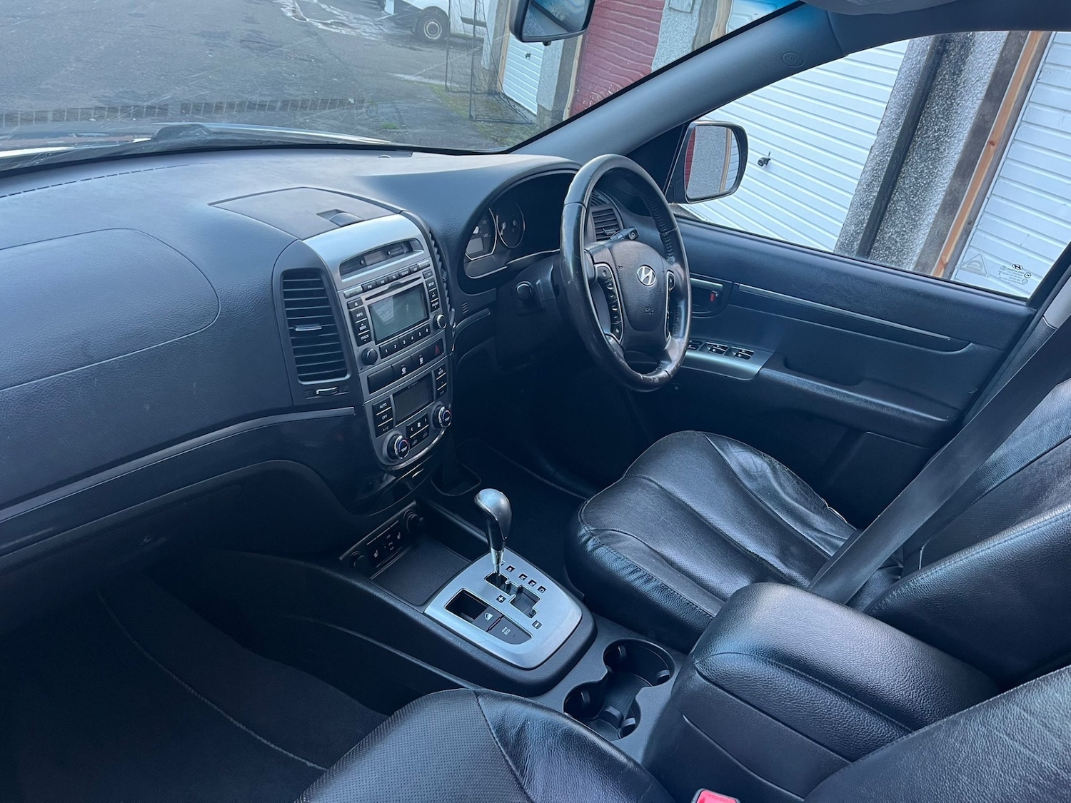 Used Hyundai Santa Fe 2012 for sale - 76594592: Photo 4