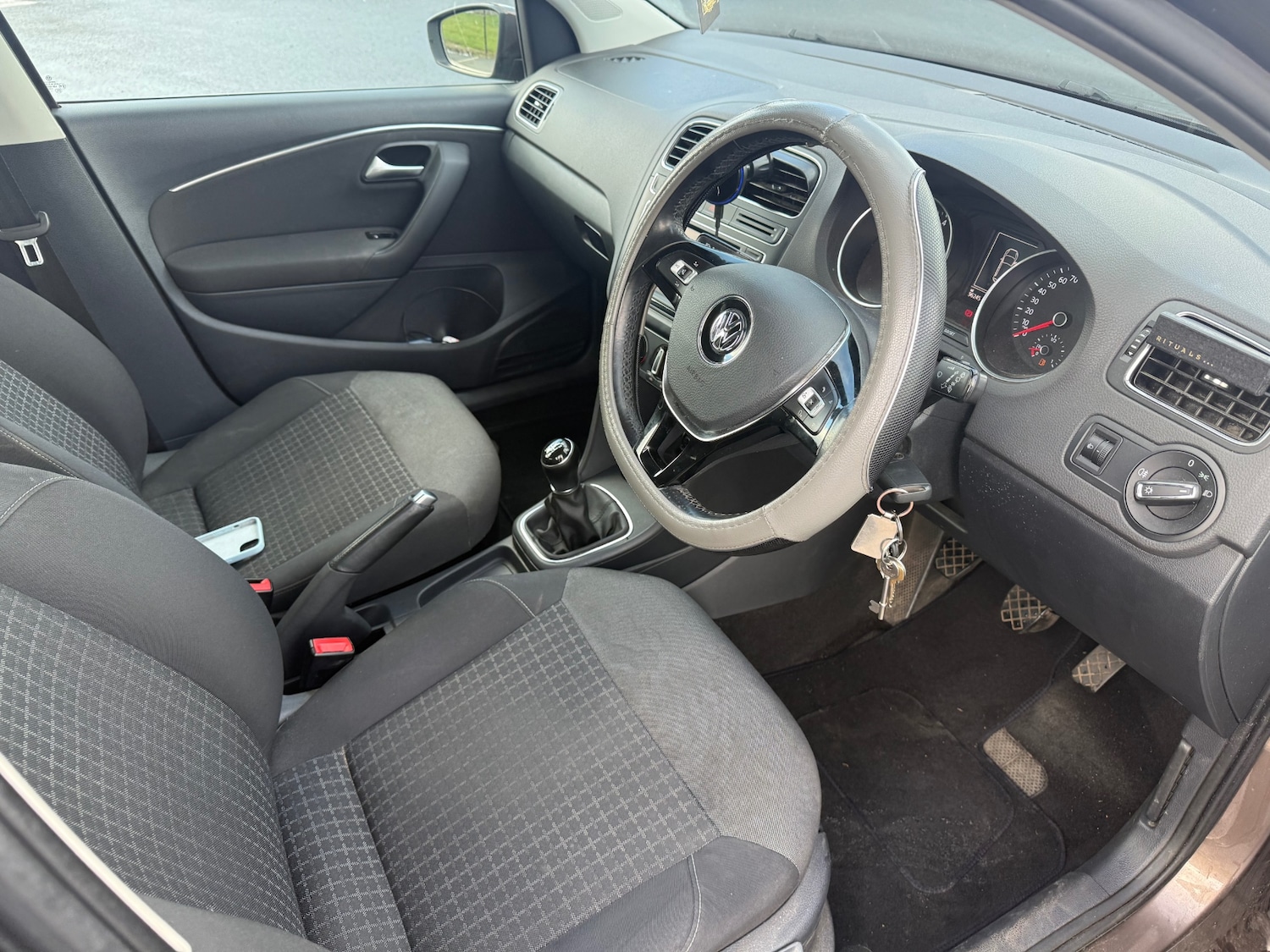 Used Volkswagen Polo 2015 for sale - 77889326: Photo 9