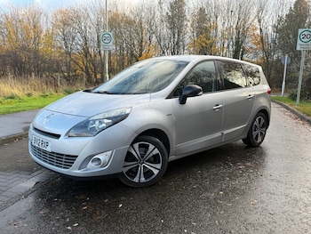 2012 (12) - 1.5 dCi 110 Dynamique TomTom 5dr [Bose Pack]