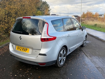 Used Renault Grand Scenic 2012 for sale - 76520919: Photo