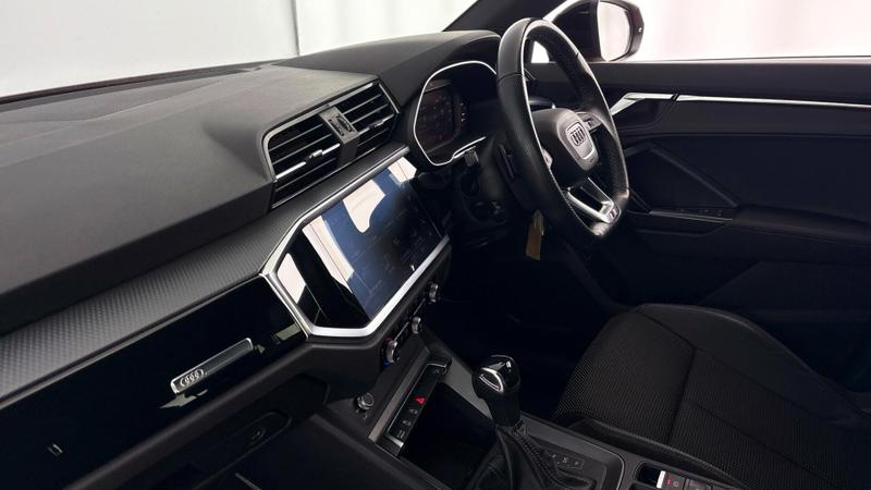 Used Audi Q3 2021 for sale - 76882808: Photo 2