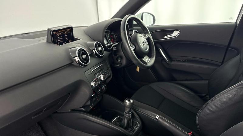 Used Audi A1 2018 for sale - 77476862: Photo 2