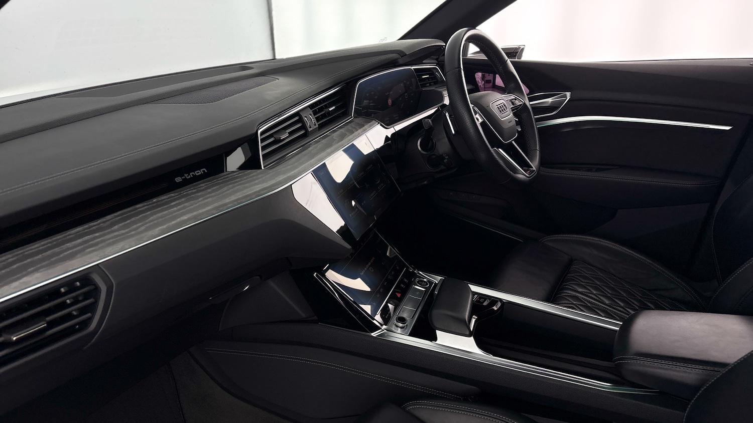 Used Audi e-tron 2022 for sale - 77977298: Photo 2