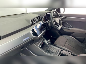 Used Audi Q3 2020 for sale - 76332630: Photo