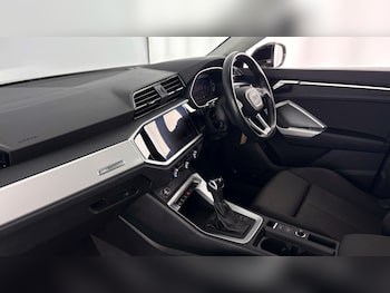 Used Audi Q3 2023 for sale - 77515599: Photo