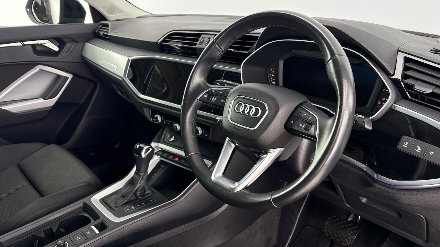 Used Audi Q3 2023 for sale - 77515599: Photo 6