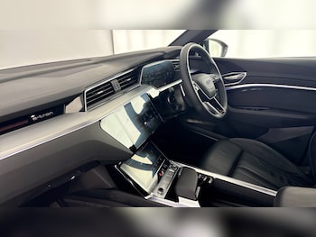 Used Audi e-tron 2023 for sale - 78112287: Photo