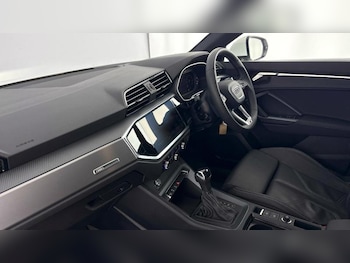 Used Audi Q3 2025 for sale - 77152169: Photo