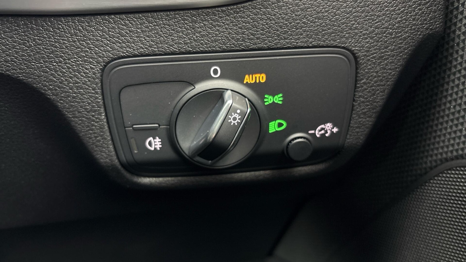 Used Audi Q2 for sale - 77750125: Photo 23