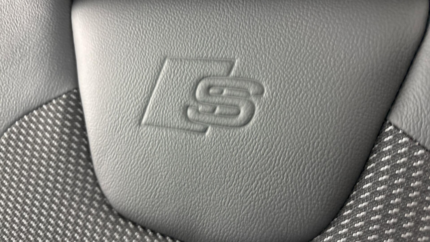 Used Audi Q2 for sale - 77750125: Photo 37