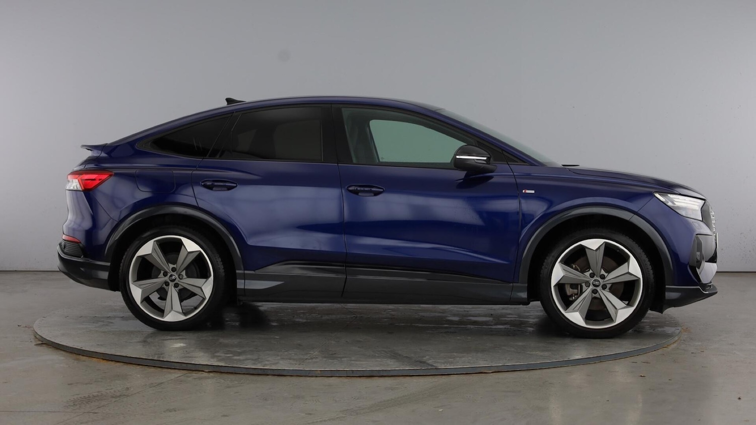 Used Audi Q4 e-tron 2023 for sale - 77505108: Photo 4