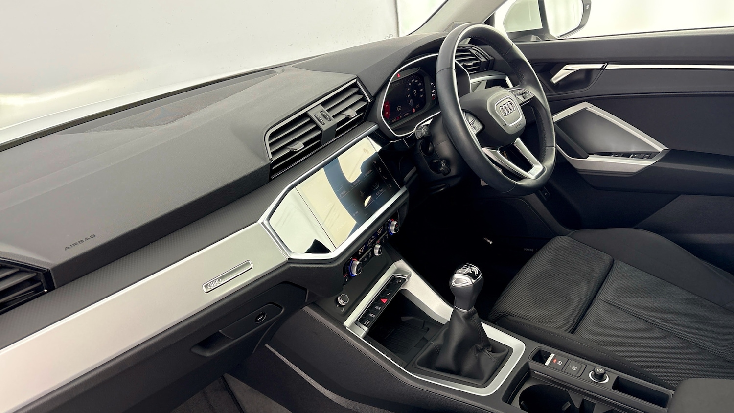 Used Audi Q3 2023 for sale - 78031855: Photo 2