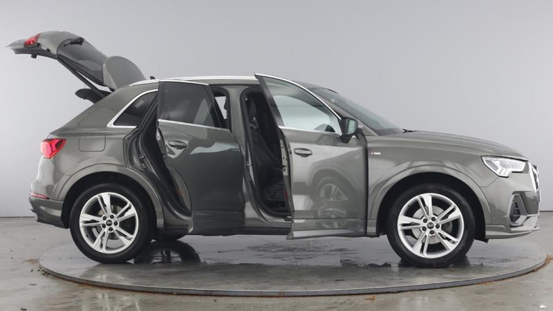 Used Audi Q3 2023 for sale - 75694649: Photo 10