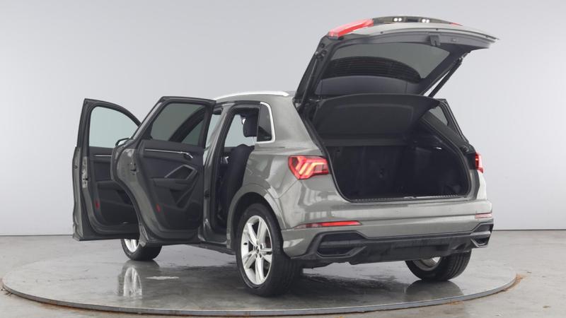 Used Audi Q3 2023 for sale - 75694649: Photo 11
