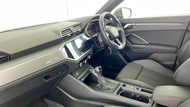 Used Audi Q3 2023 for sale - 75694649: Photo 2