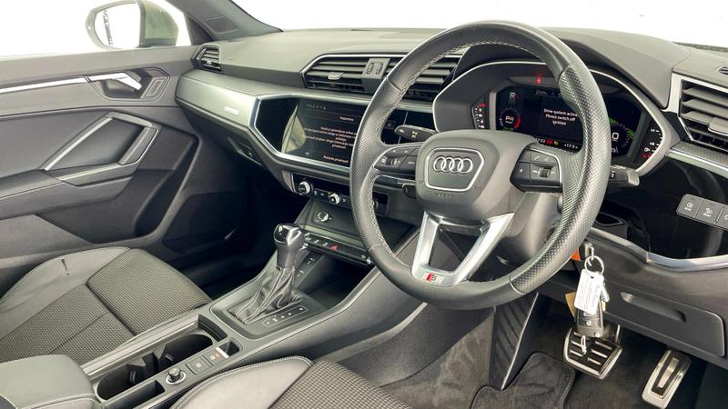 Used Audi Q3 2023 for sale - 75694649: Photo 6