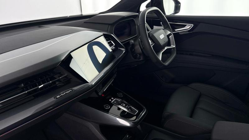Used Audi Q4 e-tron 2025 for sale - 77233697: Photo 2