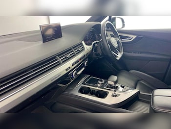 Used Audi Q7 2018 for sale - 76641056: Photo