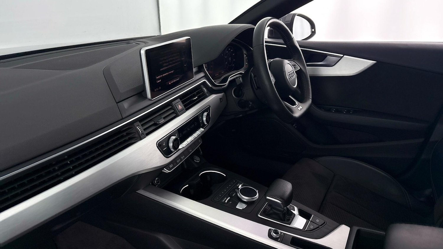 Used Audi A5 2019 for sale - 77602802: Photo 2