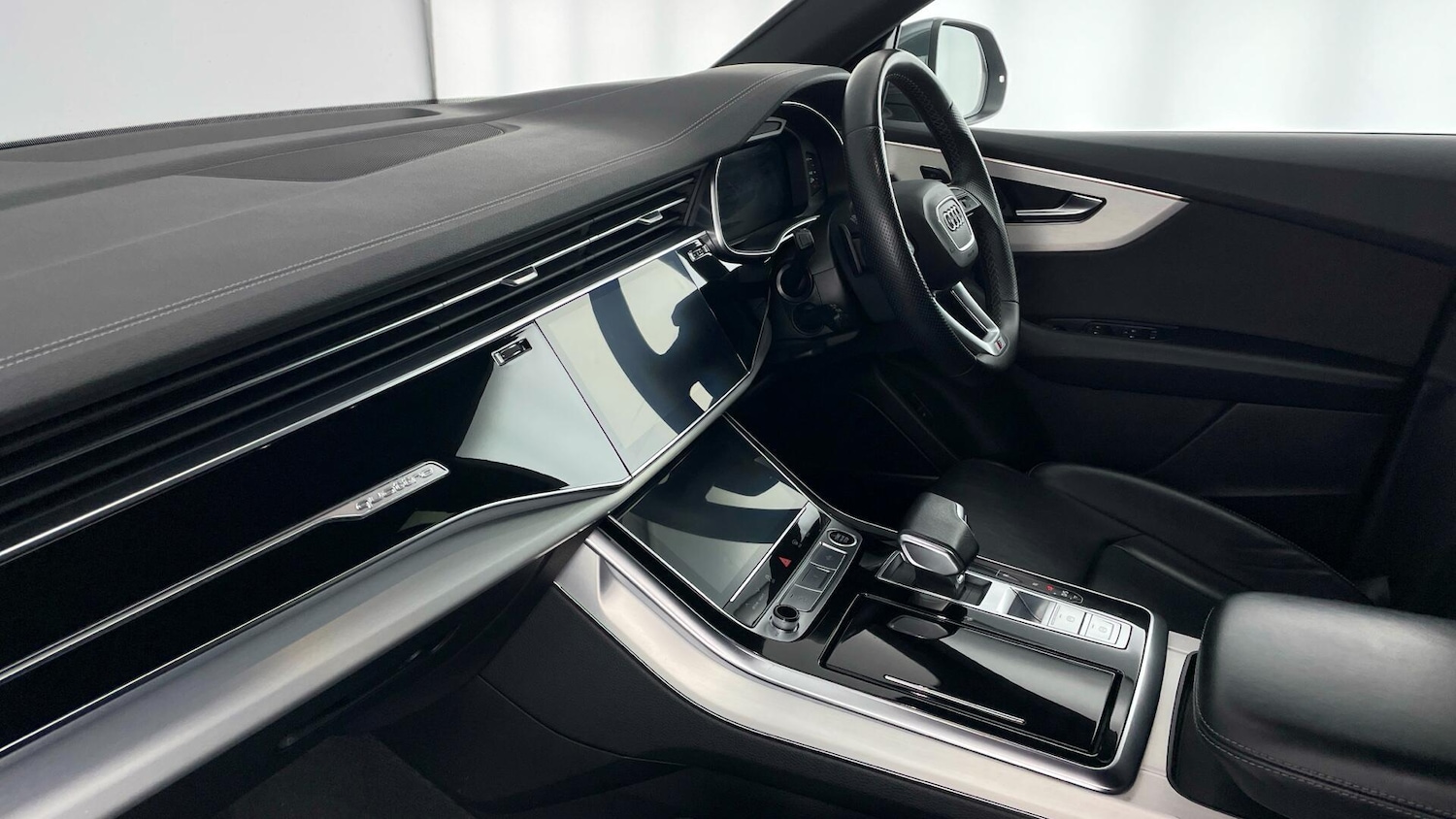 Used Audi Q8 2022 for sale - 77602528: Photo 2