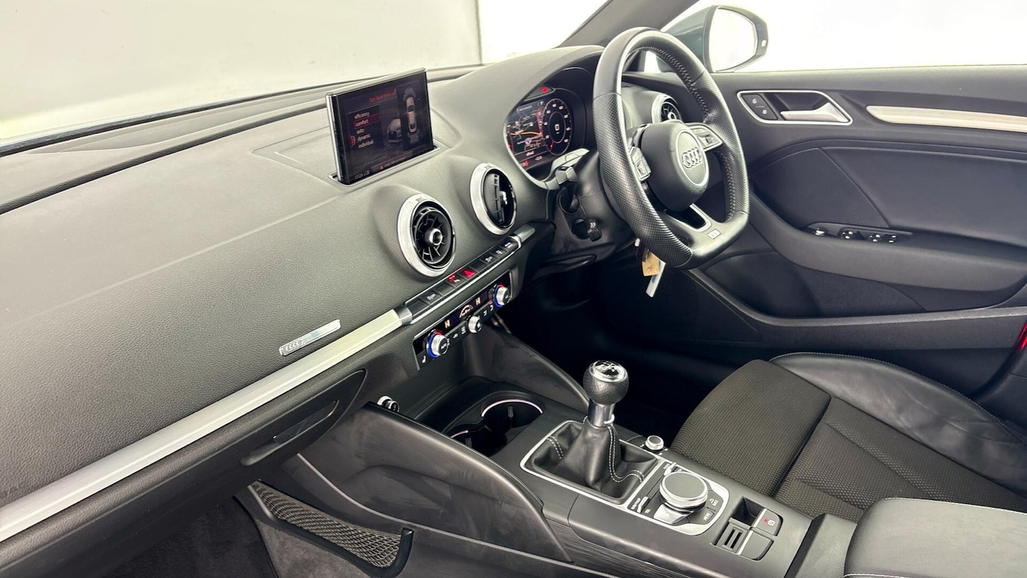 Used Audi A3 2017 for sale - 77906772: Photo 2