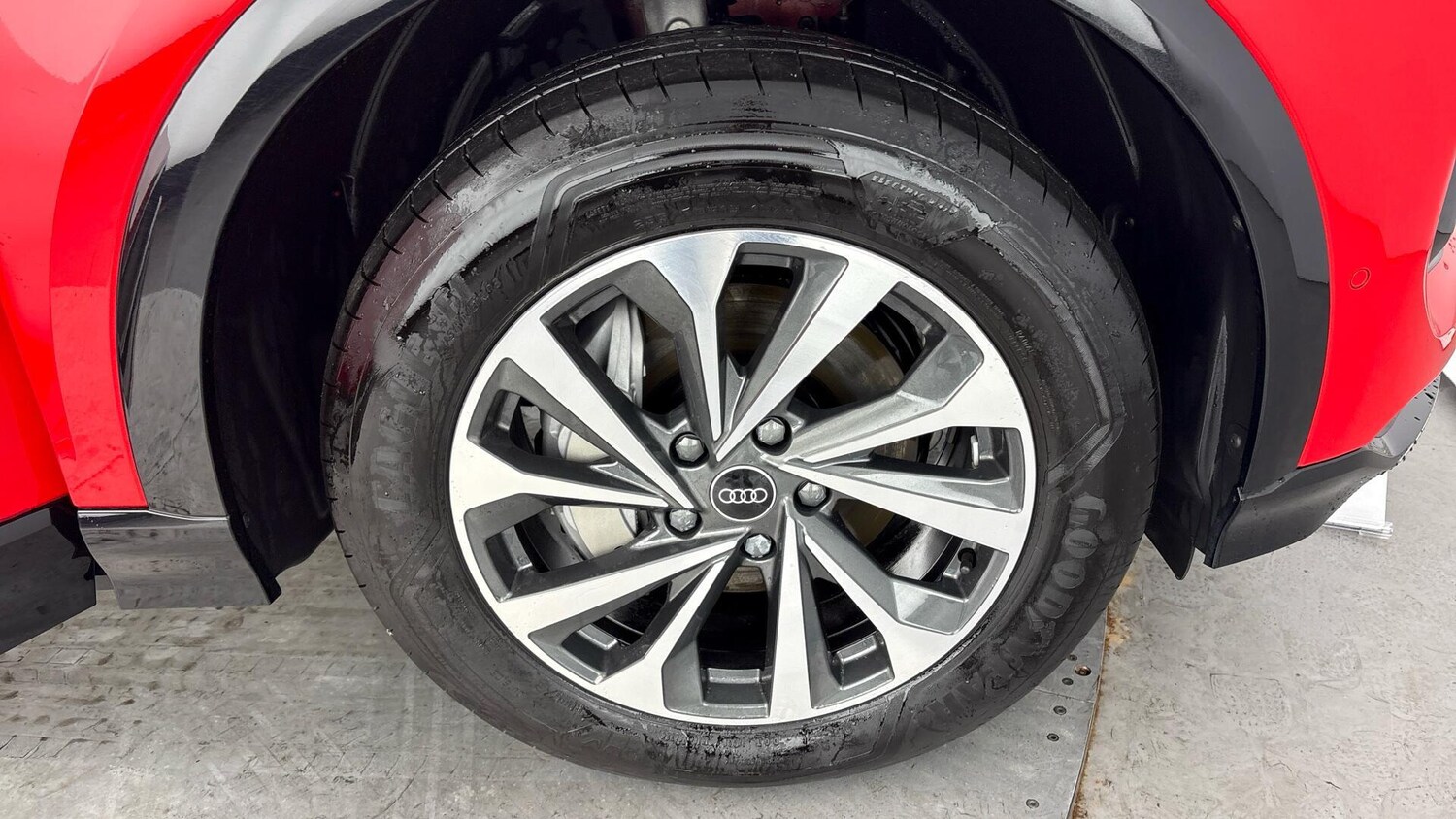 Used Audi Q6 e-tron 2024 for sale - 77602603: Photo 5