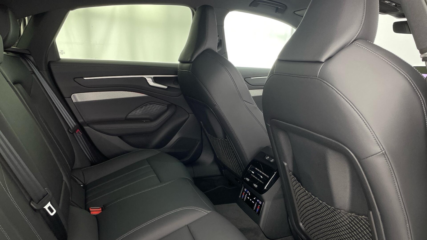 Used Audi A6 Saloon for sale - 77946313: Photo 32