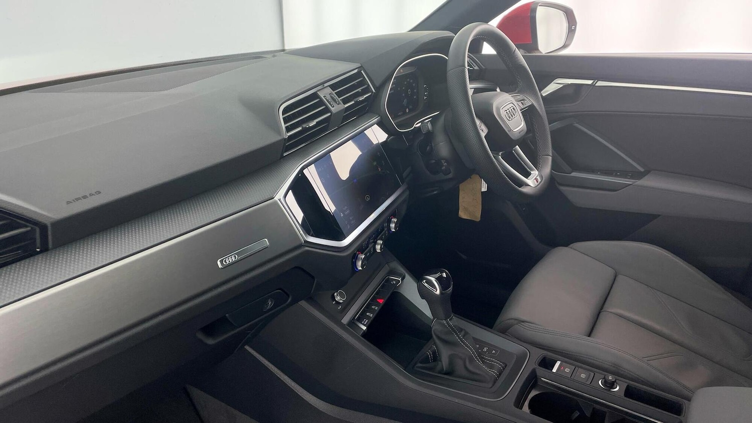 Used Audi Q3 2025 for sale - 77602533: Photo 2