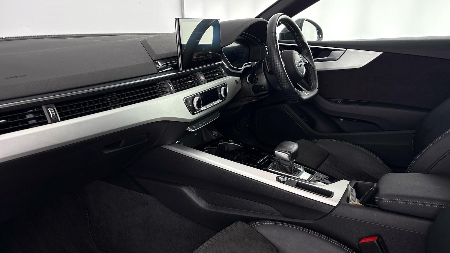 Used Audi A5 2021 for sale - 77505145: Photo 2