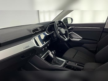 Used Audi Q3 2024 for sale - 76067663: Photo 2