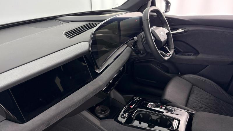 Used Audi Q6 e-tron 2025 for sale - 77063963: Photo 2