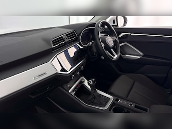 Used Audi Q3 2023 for sale - 77650343: Photo