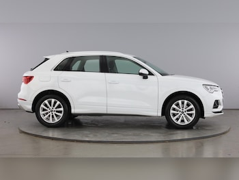 Used Audi Q3 2023 for sale - 77650343: Photo