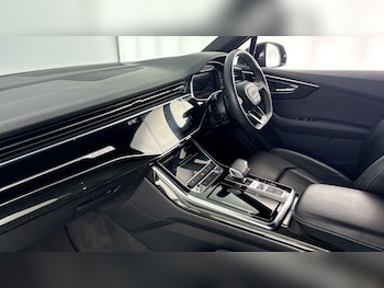 Used Audi Q7 2023 for sale - 79025156: Photo