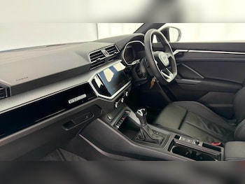 Used Audi Q3 2025 for sale - 75952510: Photo