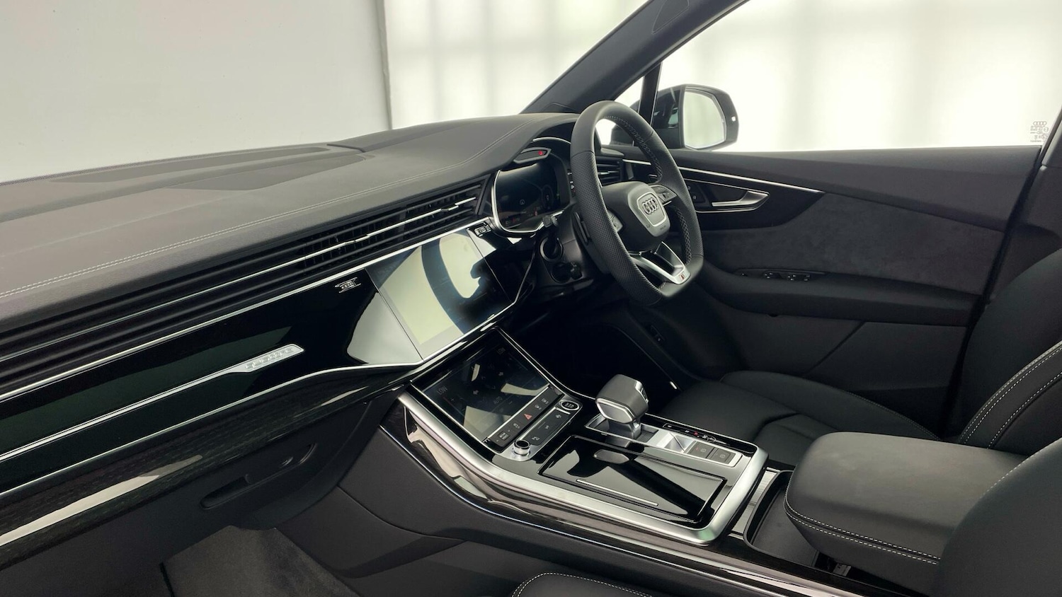 Used Audi Q7 2025 for sale - 77602779: Photo 2