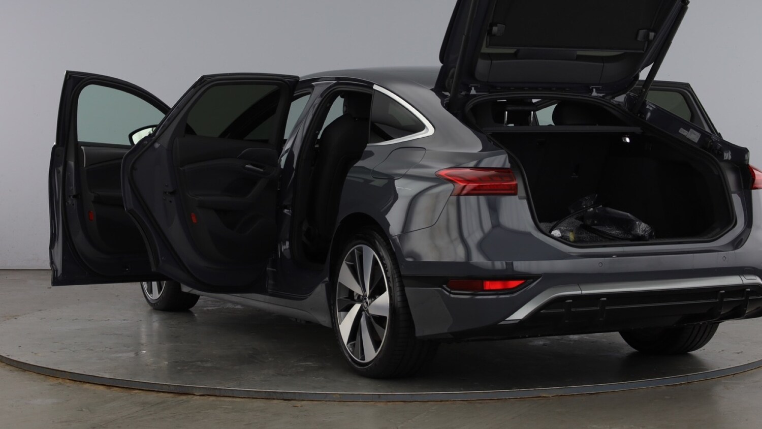 Used Audi A6 e-tron Avant 2025 for sale - 77602738: Photo 11