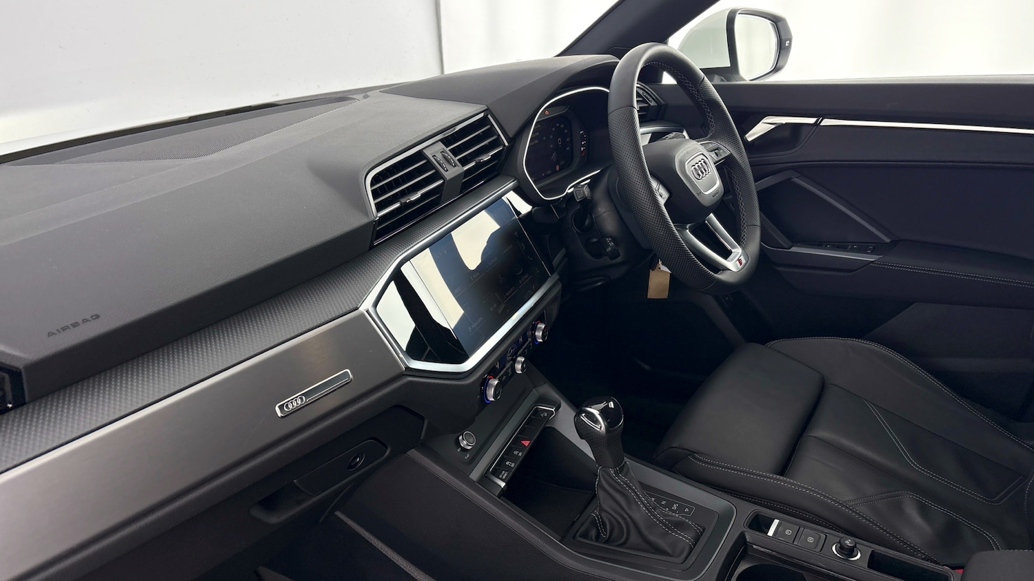 Used Audi Q3 2025 for sale - 77505239: Photo 2