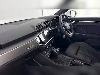 Used Audi Q3 2025 for sale - 77505239: Photo