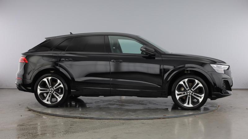 Used Audi Q8 2025 for sale - 76766996: Photo 4