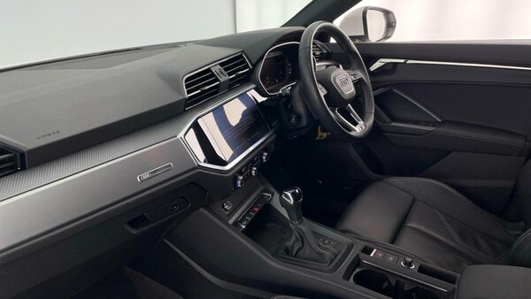 Used Audi Q3 2023 for sale - 76117466: Photo 2