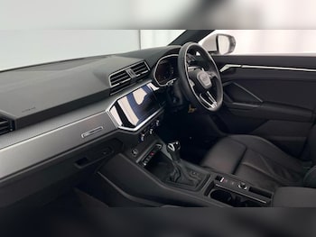 Used Audi Q3 2023 for sale - 76117466: Photo 2