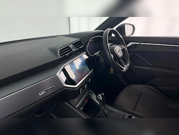 Used Audi Q3 2019 for sale - 76117610: Photo