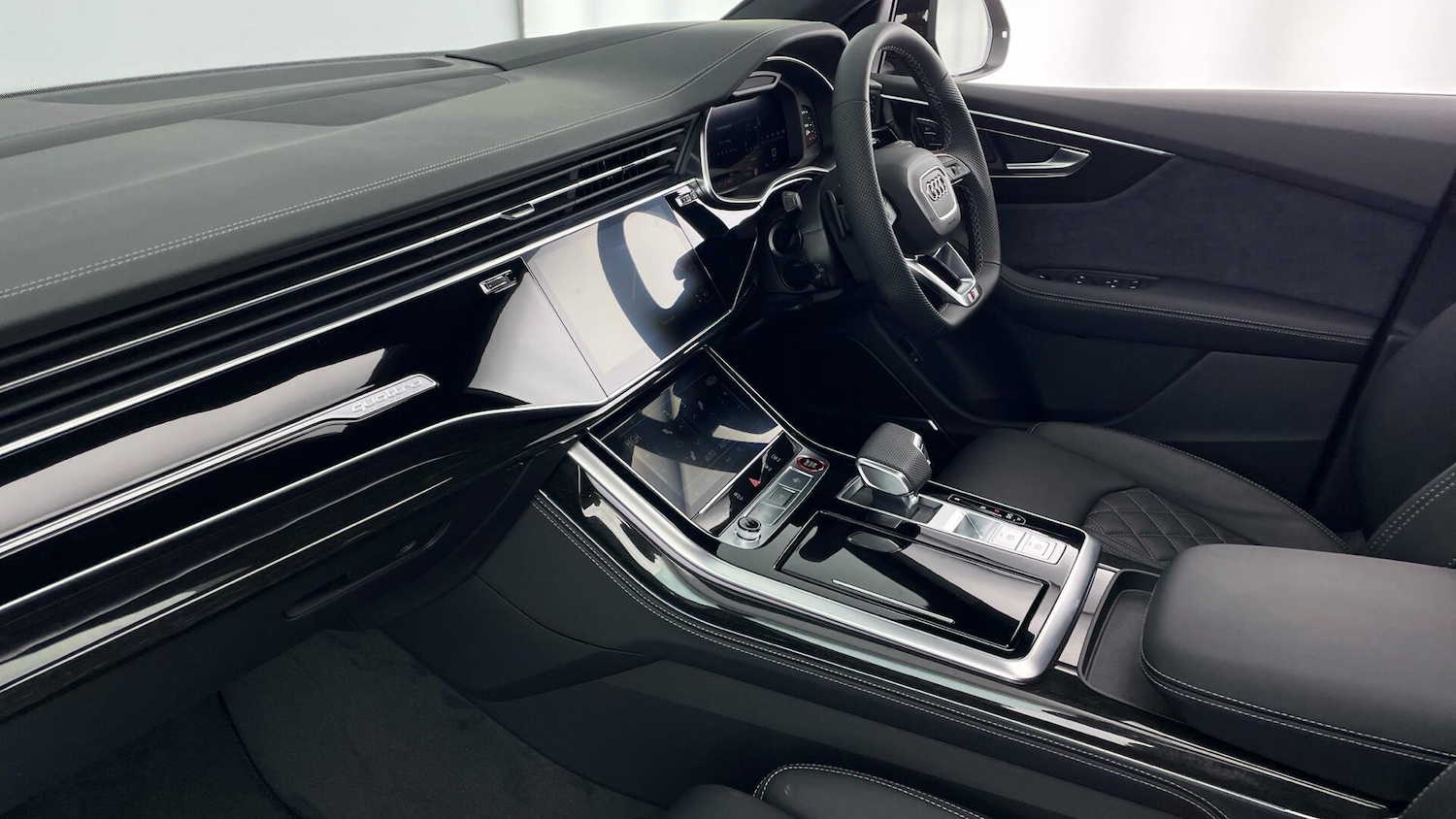 Used Audi Q8 2025 for sale - 77602784: Photo 2