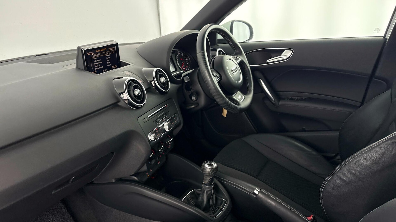 Used Audi A1 2018 for sale - 77505263: Photo 2