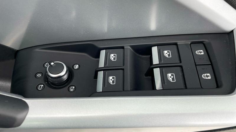 Used Audi Q3 2023 for sale - 76438449: Photo 19