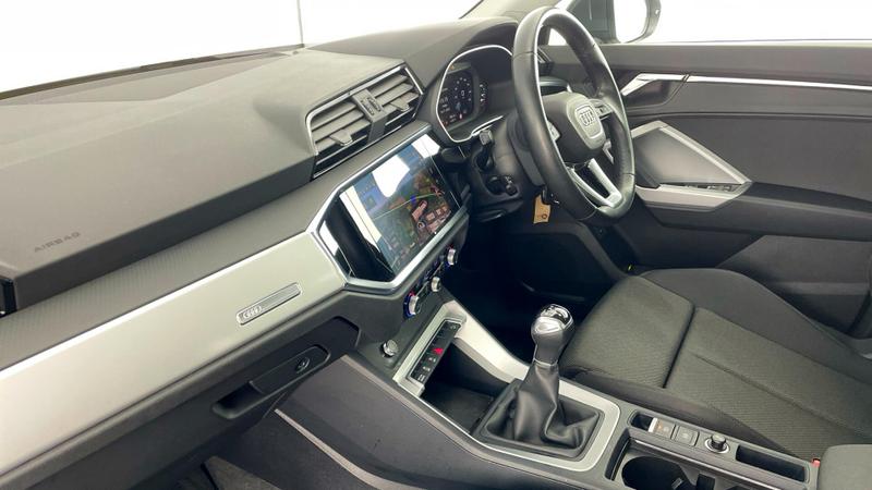 Used Audi Q3 2023 for sale - 76438449: Photo 2