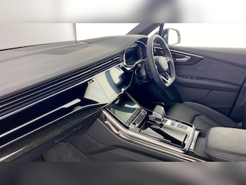 Used Audi Q7 2025 for sale - 76722920: Photo